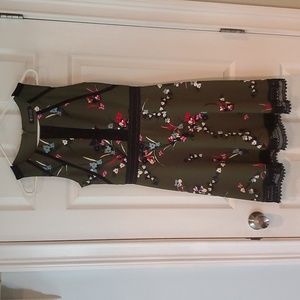 GUESS sleeveless dress with black lace detail